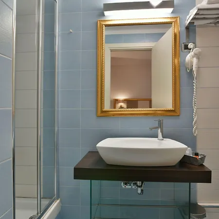 Le Chevalier Hotel 2*