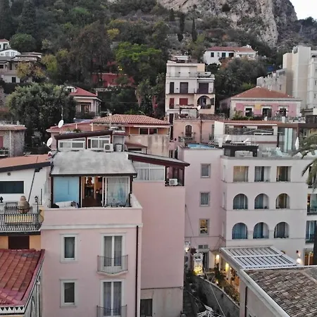 Le Chevalier Hotel