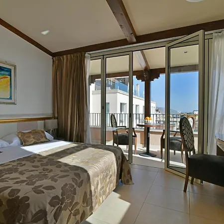 Le Chevalier Hotel 2*