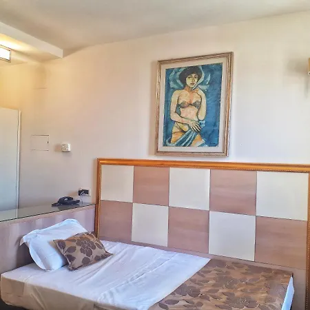 Hotell Le Chevalier 2*