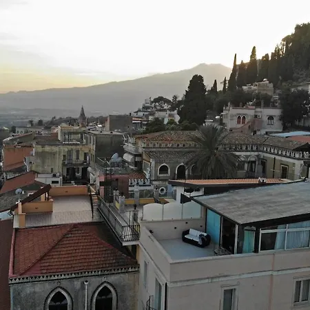 Le Chevalier 2* Taormina