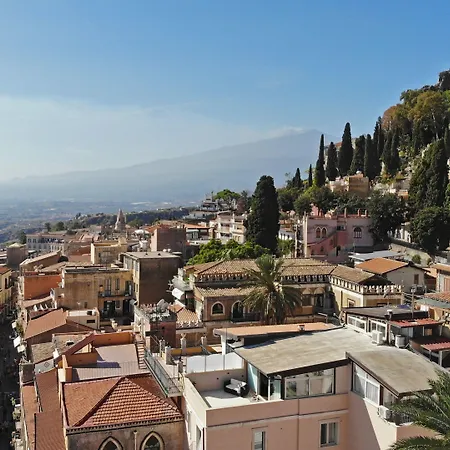 Le Chevalier Отель