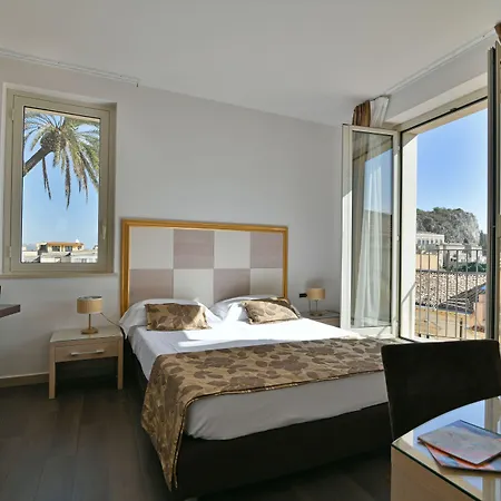 Отель Le Chevalier 2*